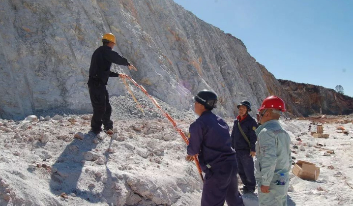 Buntáistí scannán plaisteach ilchodach pléascach eibleachta